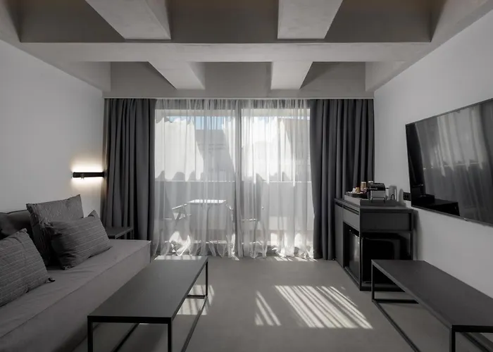 Essence Suites Downtown Suites - Adults Only