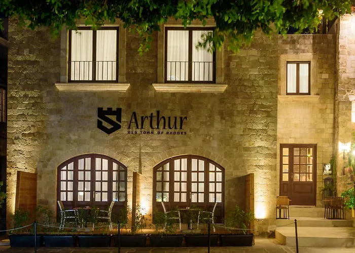 Arthur Suites In Old Town