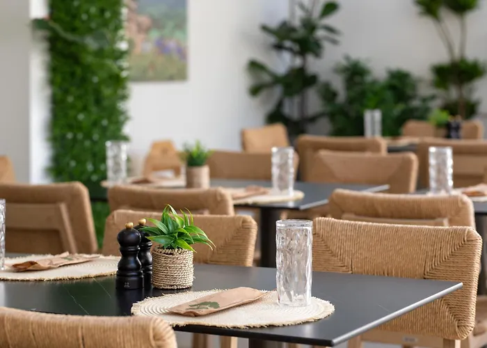 Acandia Hotel