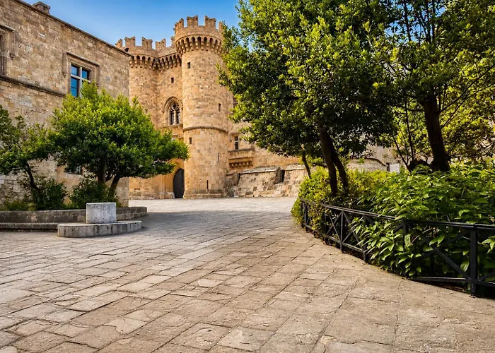 Rhodes Youth Hostel (Adults Only)