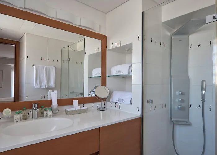 Bellevue On The Beach Suites